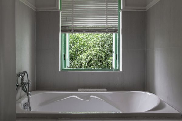 Fiberglass Tub Installation in Marion